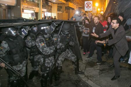 Lanceiros Negros: Brigada faz operação de guerra para ‘garantir funcionamento habitual da cidade’