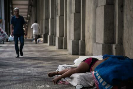 Dissertação feita na UFRGS estudou como o gênero afeta as vivências das mulheres em situação de rua. Foto: Guilherme Santos/Sul21