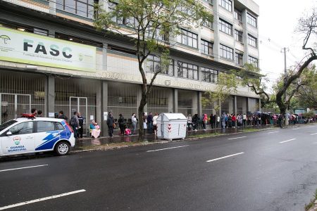 Fasc publica edital que terceiriza atendimento em 10 abrigos de Porto Alegre