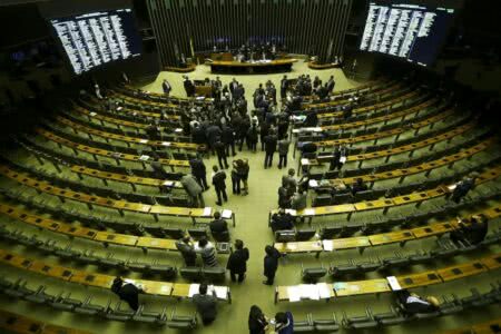 'Apoio no Parlamento significa partidos e coalizões de partidos'.
(Foto: Agência Câmara)