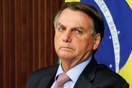 Sociedade Brasileira de Infectologia repudia associação entre vacinas e aids feita por Bolsonaro