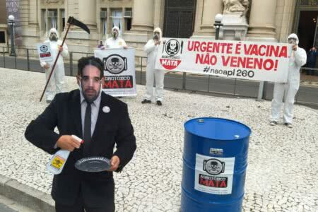 Ato contra o PL 260/2020, em frente ao Palácio Piratini. Foto: Anahi Fros