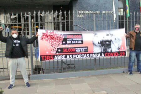 Manifestação do Sindjus ocorreu diante do TJ | Foto: Divulgação