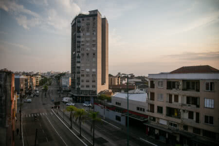 Av. Farrapos esquina com a Av. São Pedro, bairro São Geraldo, no 4º Distrito | Foto: Luiza Castro/Sul21