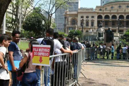 Desemprego elevado e queda de renda agravam problema da desigualdade. (Foto: Rovena Rosa/Agência Brasil)