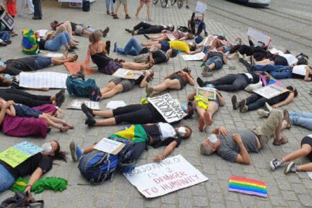 Ato em Freiburg, na Alemanha. (Foto: Frente Internacional Brasileira - Fibra)