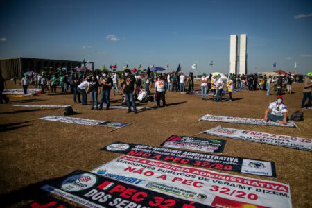 Ato nacional contra a PEC 32 quis mostrar aos parlamentares a insatisfação dos servidores públicos. Foto: Luiza Castro/Sul21