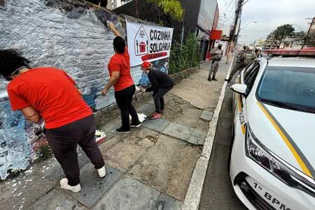 MTST RS ocupou imóvel abandonado da União na manhã deste domingo para construir Cozinha Solidária. Foto: Alass Derivas | @derivajornalismo
