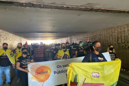 Servidores públicos de todo o país, seguem mobilizados em Brasília. (Foto: Sintergs/Facebook)