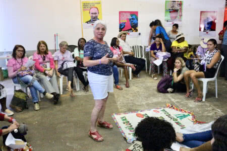 Rosângela Talib durante roda de conversa intitulada “Fundamentalismo: a pedra no sapato da autonomia e liberdade”, da ONG Católicas pelo Direito de Decidir | Foto: Católicas pelo Direito de Decidir