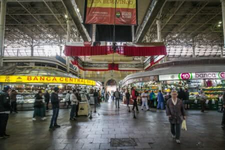 Prefeitura assina contrato que viabilizará reabertura do 2º piso do Mercado