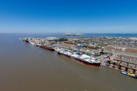 Usina termoelétrica seria instalada junto ao porto de Rio Grande (Foto: Divulgação/SUPRG)