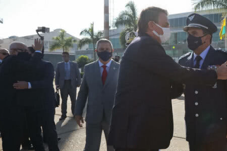 Jair Bolsonaro e o comandante da Aeronáutica, tenente-brigadeiro do ar Carlos de Almeida Baptista Junior. Foto: José Dias/PR
