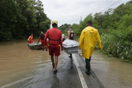 Governo Bolsonaro recusa ajuda humanitária da Argentina à Bahia