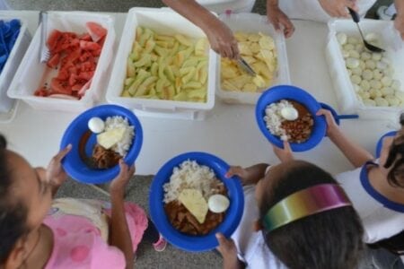 ‘Quase todo dia eu vejo alunos que saíram da escola por causa da fome’