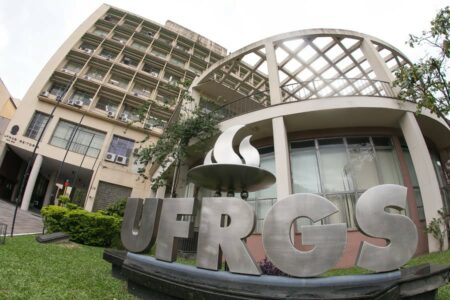 Adufrgs repudia extinção de Comitê Covid da UFRGS