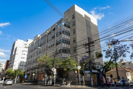 Com 62 funcionários infectados pela covid, Hospital Presidente Vargas restringe funcionamento