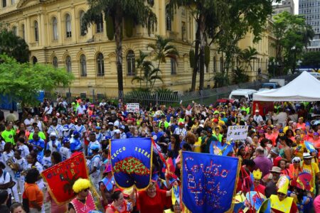 Diversas capitais já anunciaram a suspensão do desfile de blocos de rua. (Foto: Rovena Rosa/Agência Brasil)