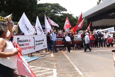 Manifestação marcou o Dia Nacional de Mobilização pela recomposição salarial dos servidores públicos | Foto: Fonacate