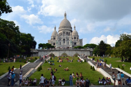 A Basílica de Sacre Couer é uma das grandes atrações de Paris. Governo francês  tenta reduzir o impacto econômico da pandemia. Foto: Divulgação/Tourisme.fr