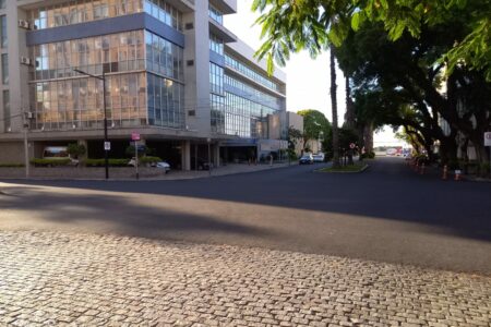 Iphan autua Prefeitura de Porto Alegre por asfaltamento no Centro Histórico