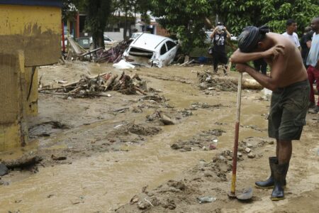 Chuvas e deslizamentos deixam mais de 50 mortos em Petrópolis (RJ)