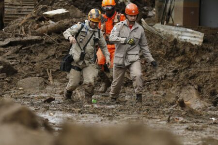 Mortes em Petrópolis chegam a 178; Defesa Civil alerta para novas chuvas