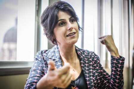 Manuela D’Ávila desiste de concorrer ao Senado