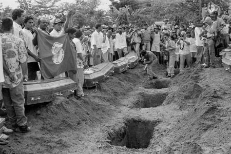 Em Eldorado do Carajás (PA), em 1996, foram 19 mortes e mais de 60 feridos. Os 142 policiais que participaram do massacre foram absolvidos. Foto: Anistia Internacional
