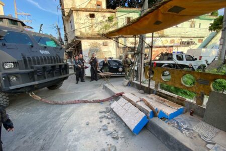 Polícia Civil destrói monumento às vítimas da chacina do Jacarezinho