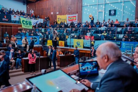 Assembleia aprova reajuste de 6% para os funcionários públicos do Estado