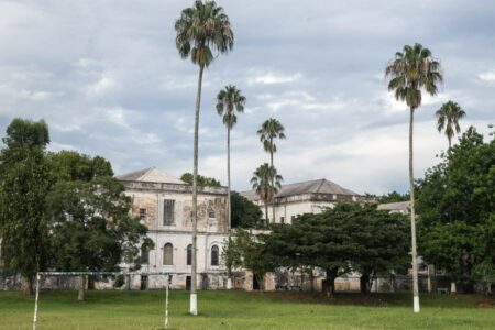 Do outro lado do muro do São Pedro, residenciais recebem os últimos internos do hospital