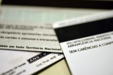 Planos de saúde têm aumento histórico de até 15,5%