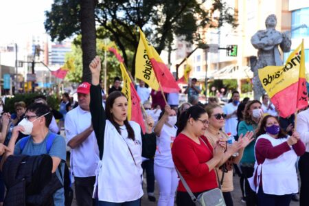 Trabalhadoras e trabalhadores da saúde se unem para pedir a sanção do PL 2564