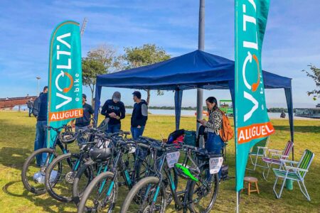 Bicicletas elétricas de aluguel são nova opção de mobilidade e lazer em Porto Alegre