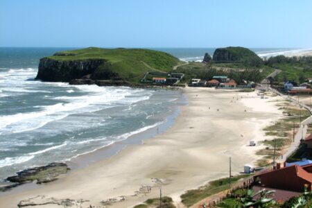 Novo plano diretor propõe aumentar a altura de prédios próximos a Praia da Cal. Foto: Free images