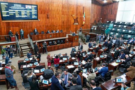 Projeto foi aprovado por 51 votos favoráveis e nenhum contrário. Foto: Joaquim Moura/ALRS