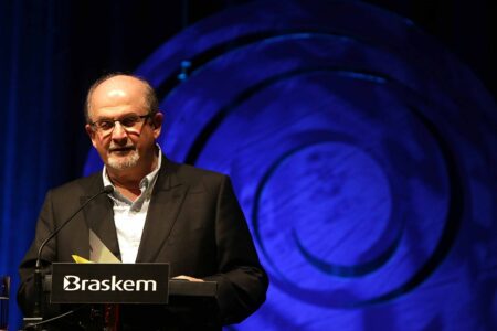 Salman Rushdie é jurado de morte pelo Irã desde 1989. Foto: Greg Salibian/Fronteiras do Pensamento