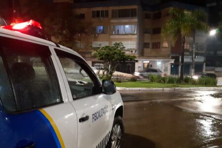 Temporal deixa um morto em Porto Alegre