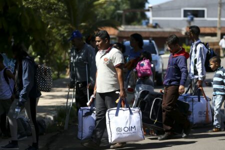 Grupo de migrantes venezuelanos chega a Brasília. Foto: Marcelo Camargo/Agência Brasil