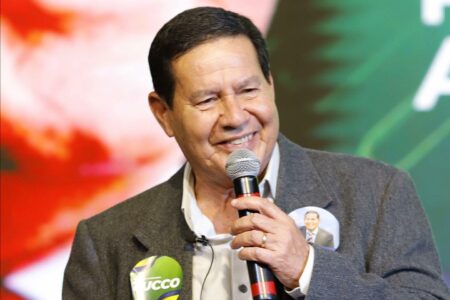 Hamilton Mourão é eleito senador pelo Rio Grande do Sul