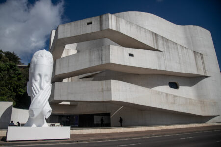 Visitas à Bienal estão suspensas neste domingo (2) em razão das eleições