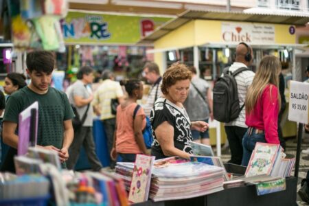 Após dois anos remota ou híbrida, Feira do Livro ocupa Praça da Alfândega a partir desta sexta (28)