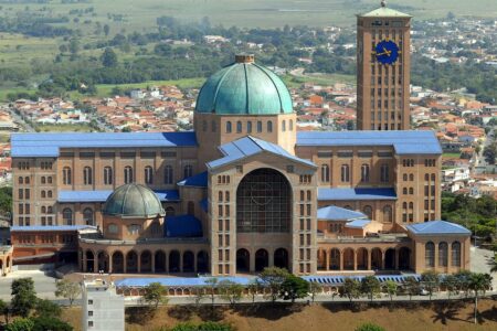 Comunicado é divulgado na véspera do presidente fazer ato de campanha no Santuário de Aparecida. Foto: Valter Campanato/Agência Brasil 