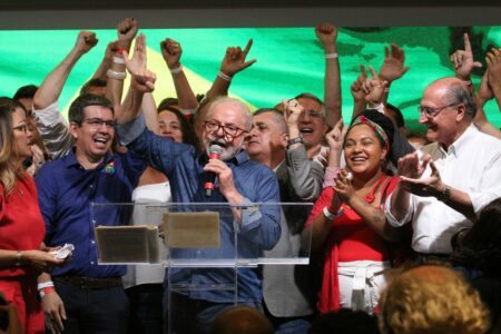 Pronunciamento do presidente eleito Luiz Inácio Lula da Silva após resultado das eleições no Hotel Intercontinental. Foto: Rovena Rosa/Agência Brasil