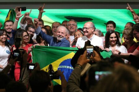 Lula discursa em tom de união nacional: ‘É preciso reconstruir a alma deste país’