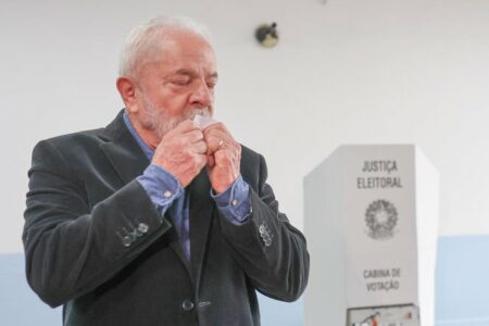 O labirinto neoliberal e neofascista (por Luiz Marques)