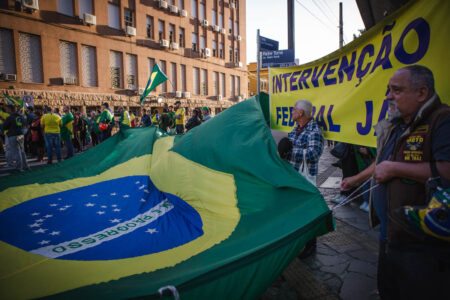 A encruzilhada brasileira: o Brasil pós-Bolsonaro (por Bruno Beaklini)