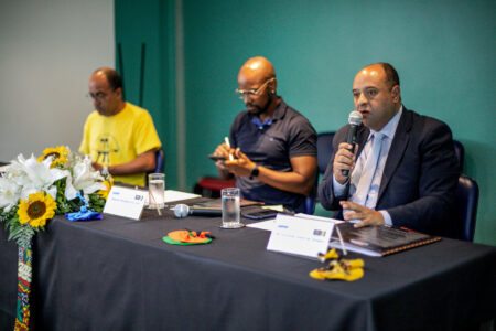 Mesa pela manhã debateu as relações étnico raciais na segurança pública e na Polícia Civil | Foto: Luiza Castro/Sul21