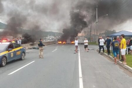 Bloqueios golpistas em estradas brasileiras são desarticulados